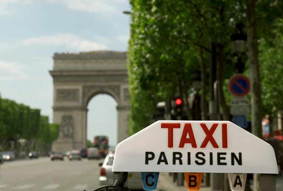 Le faux taxi parisien envoyé en prison pour 9 mois.